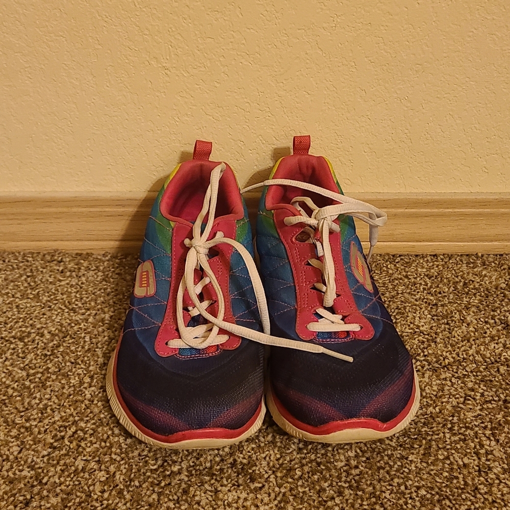 Multicolor foam running shoes